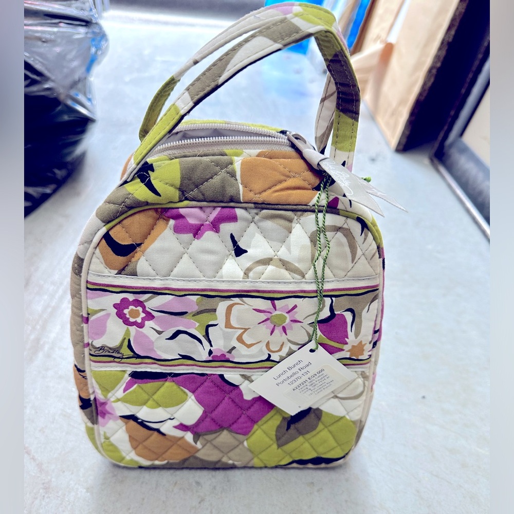 Vera Bradley “Portobello Road” Lunch Bunch quilted   7.5" w x 9.0" h x 4.25" d
